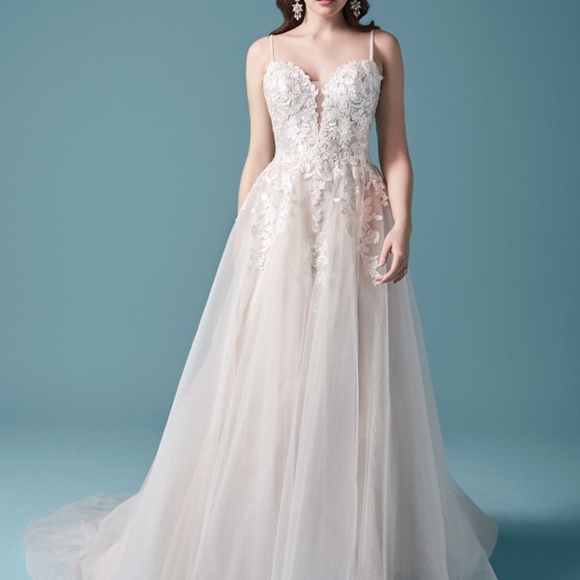 BRAND NEW Maggie Sottero wedding dress - Picture 4 of 5